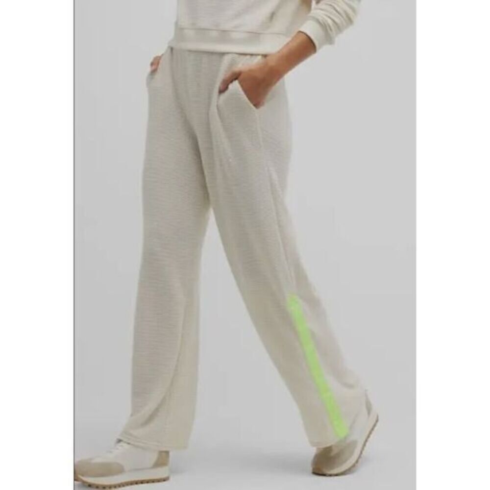 New! Free People Movement Snow Day Thermal pants, size M